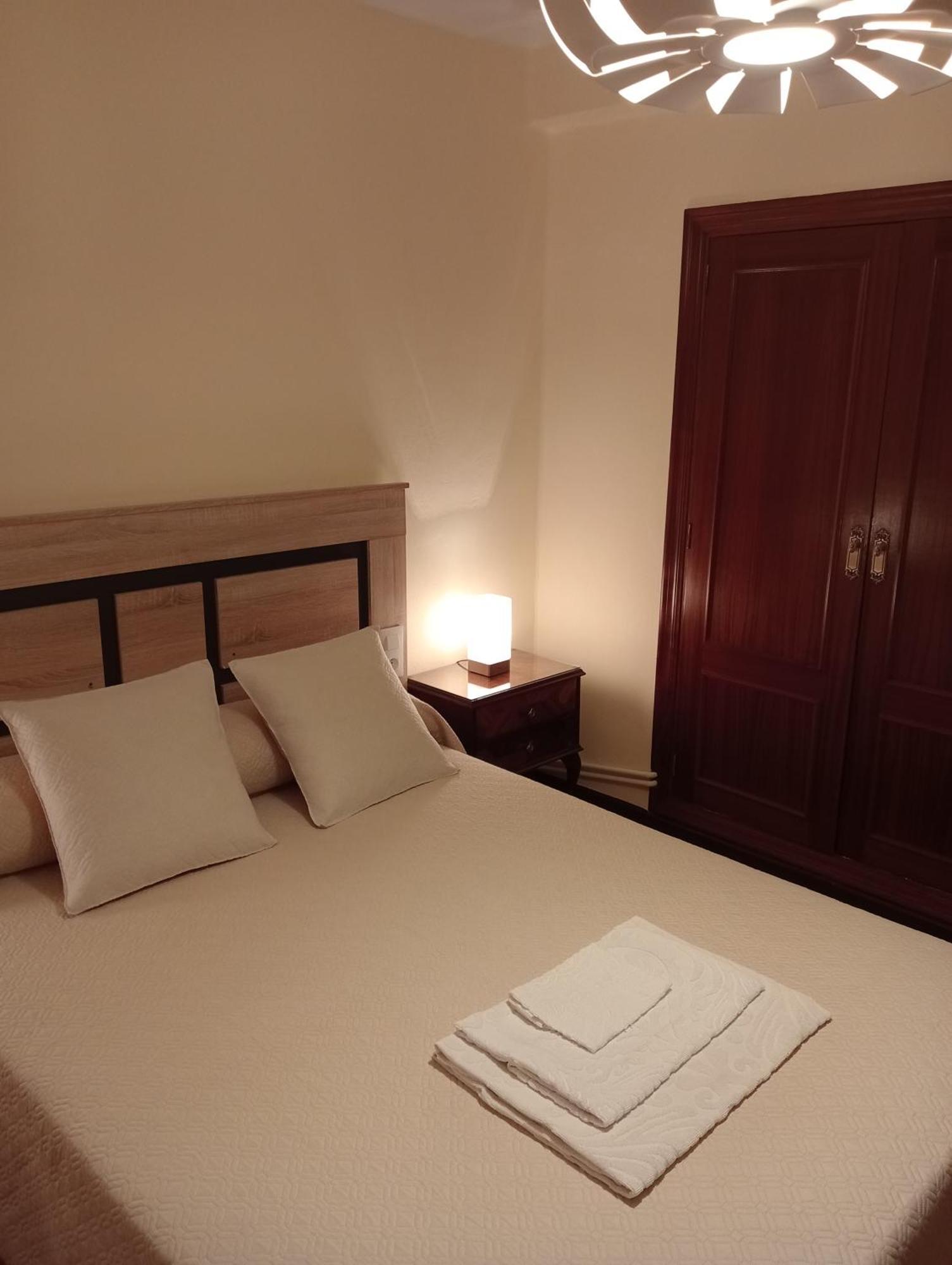 Habitacion Matrimonial Centro Ciudad Овиедо Екстериор снимка