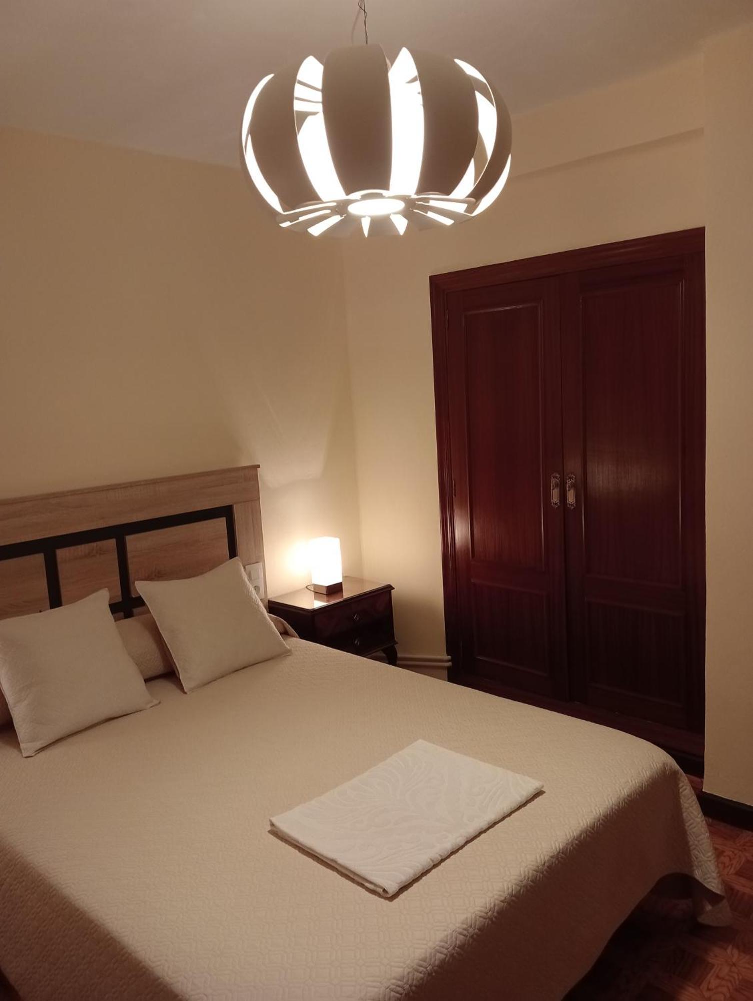 Habitacion Matrimonial Centro Ciudad Овиедо Екстериор снимка