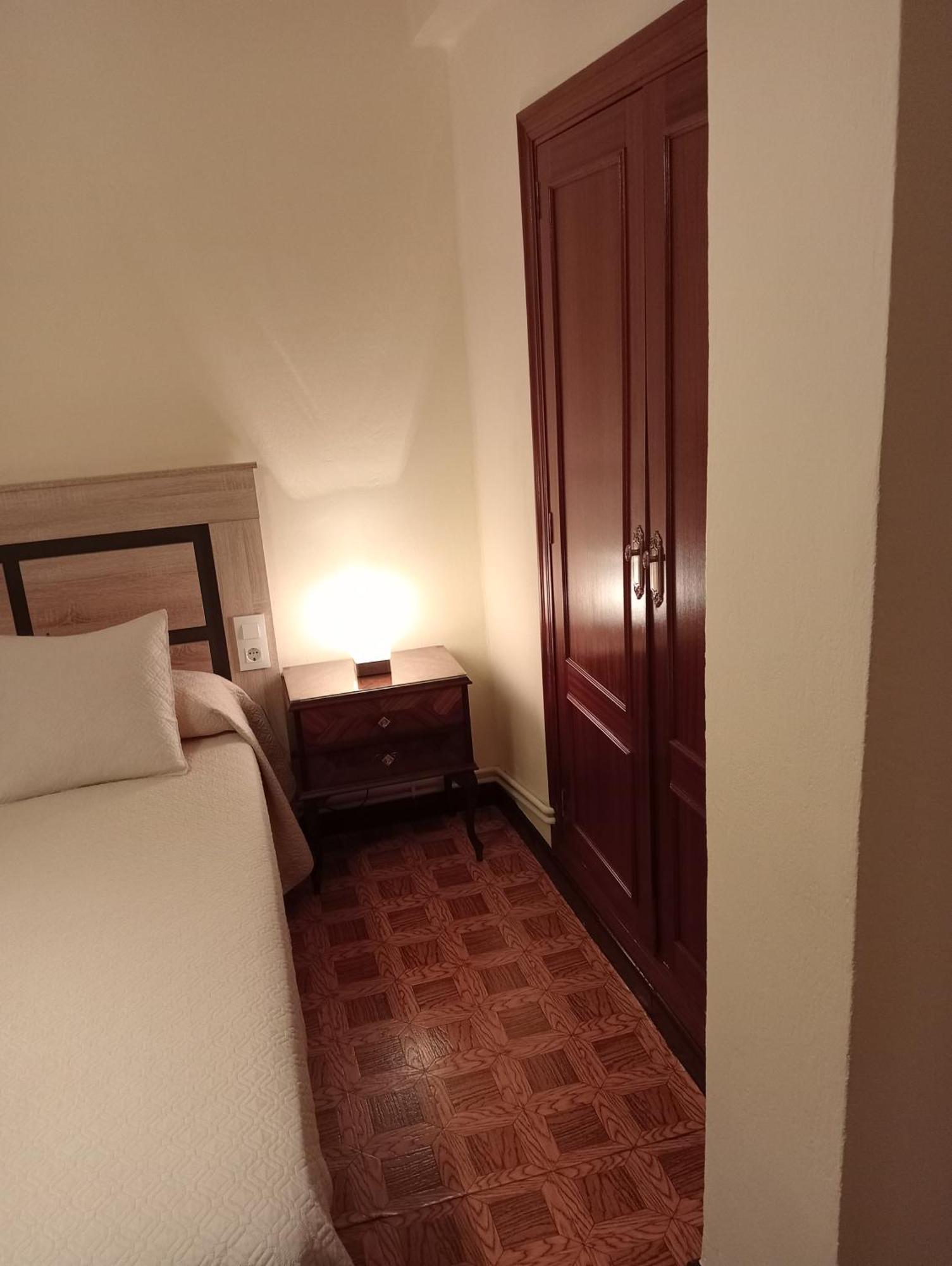 Habitacion Matrimonial Centro Ciudad Овиедо Екстериор снимка