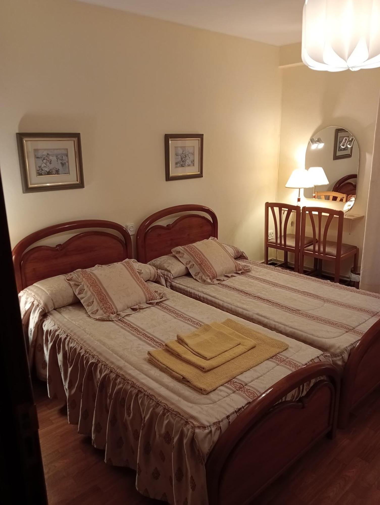 Habitacion Matrimonial Centro Ciudad Овиедо Екстериор снимка